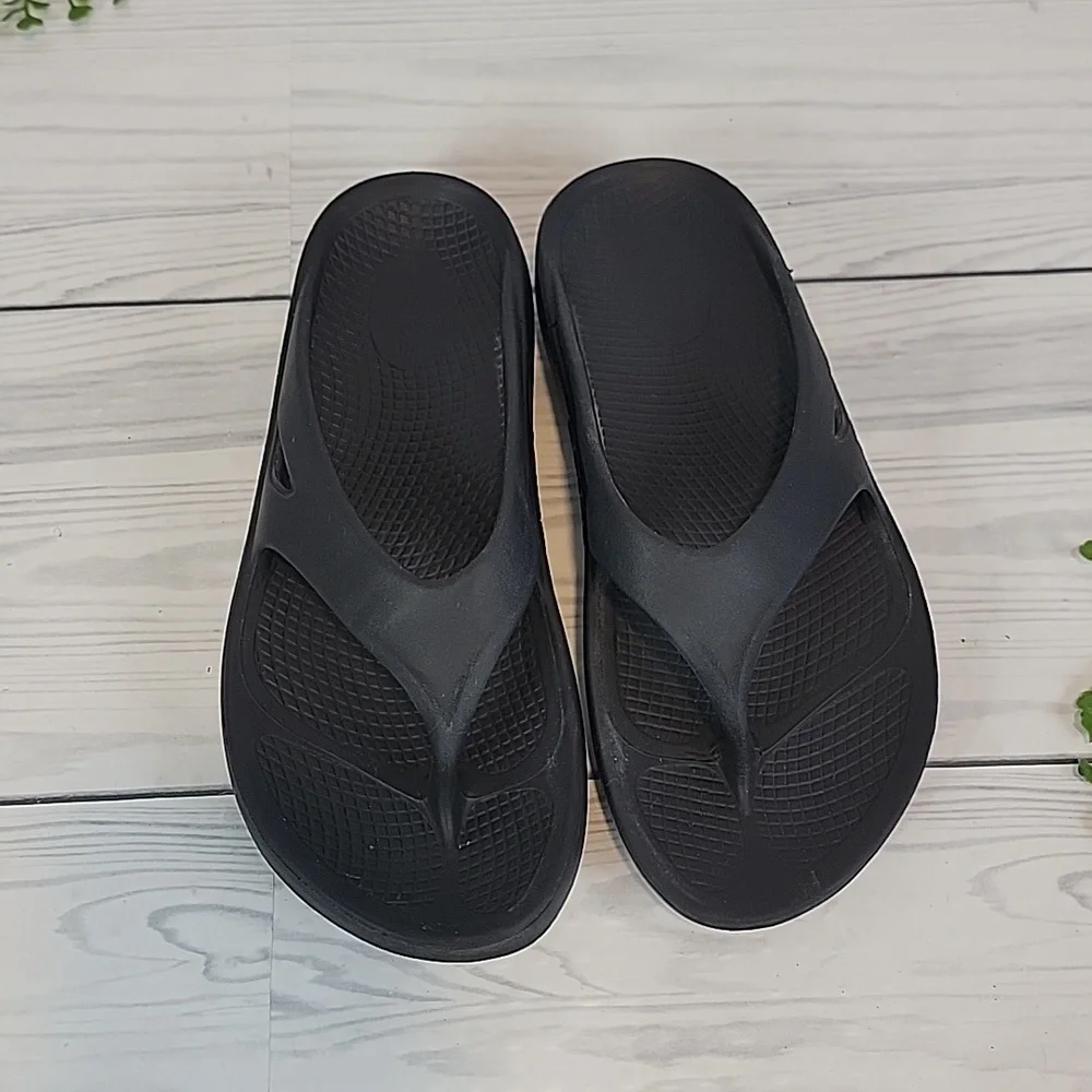 OOFOS Original Recovery Black Comfort Thong Sandals Womens Size 9 - Picture 2 of 9